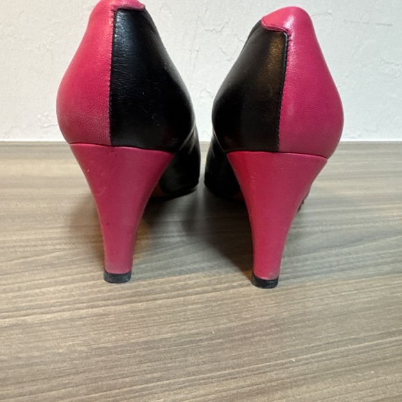 Vintage Evan Picone pink and black heel. - Picture 2 of 7